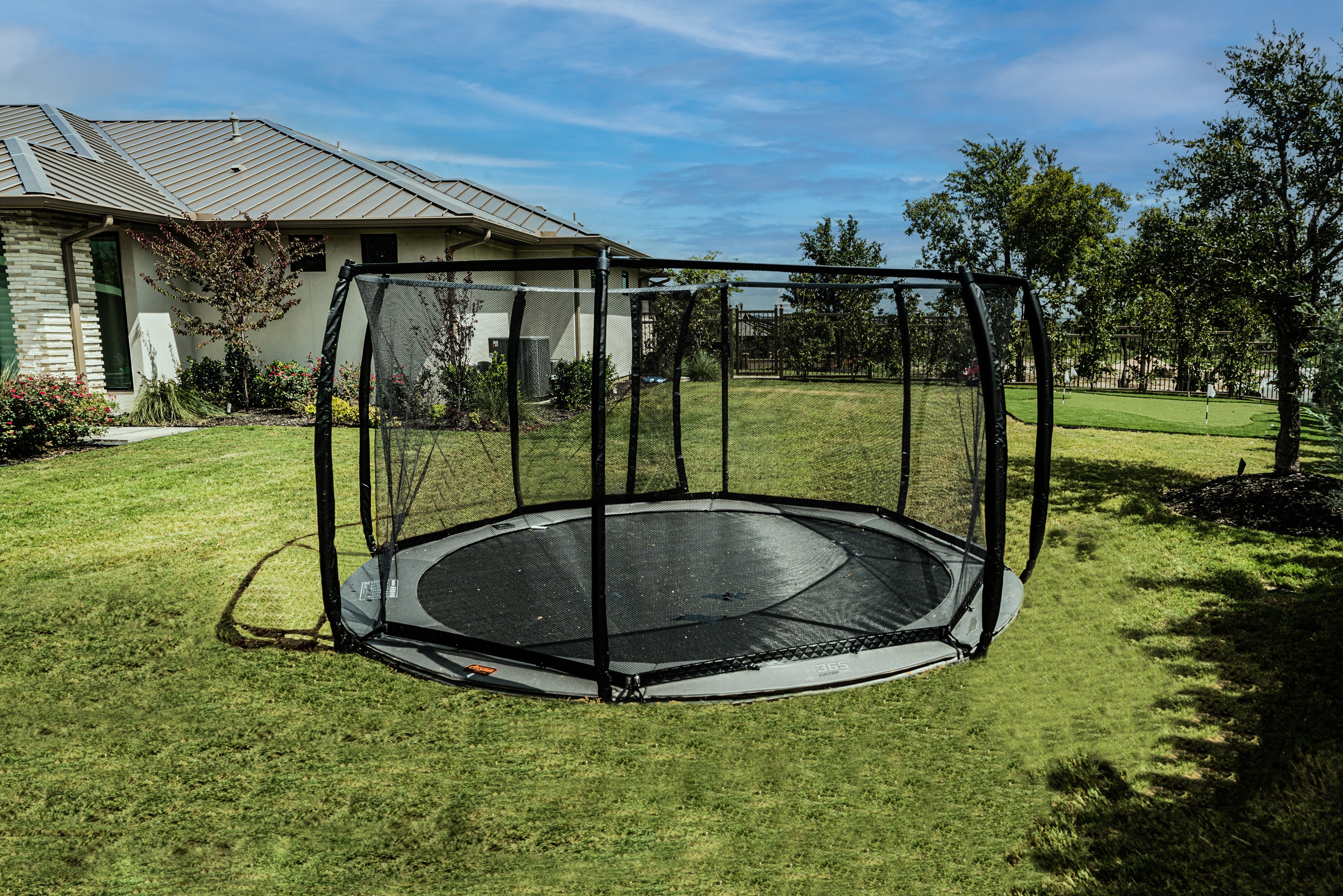 14 foot trampoline with net best sale